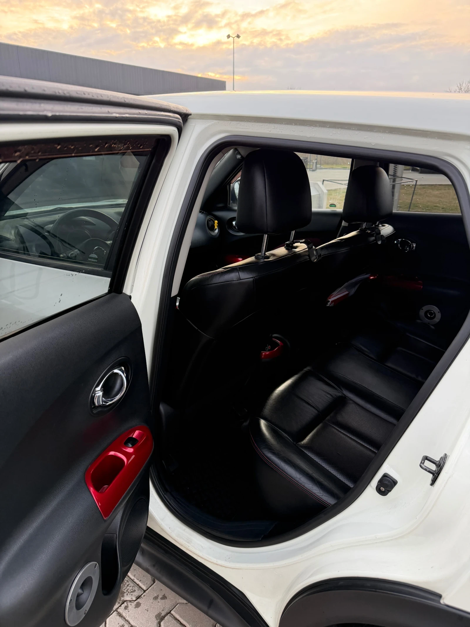 Nissan Juke, снимка 5 - Автомобили и джипове - 54046041