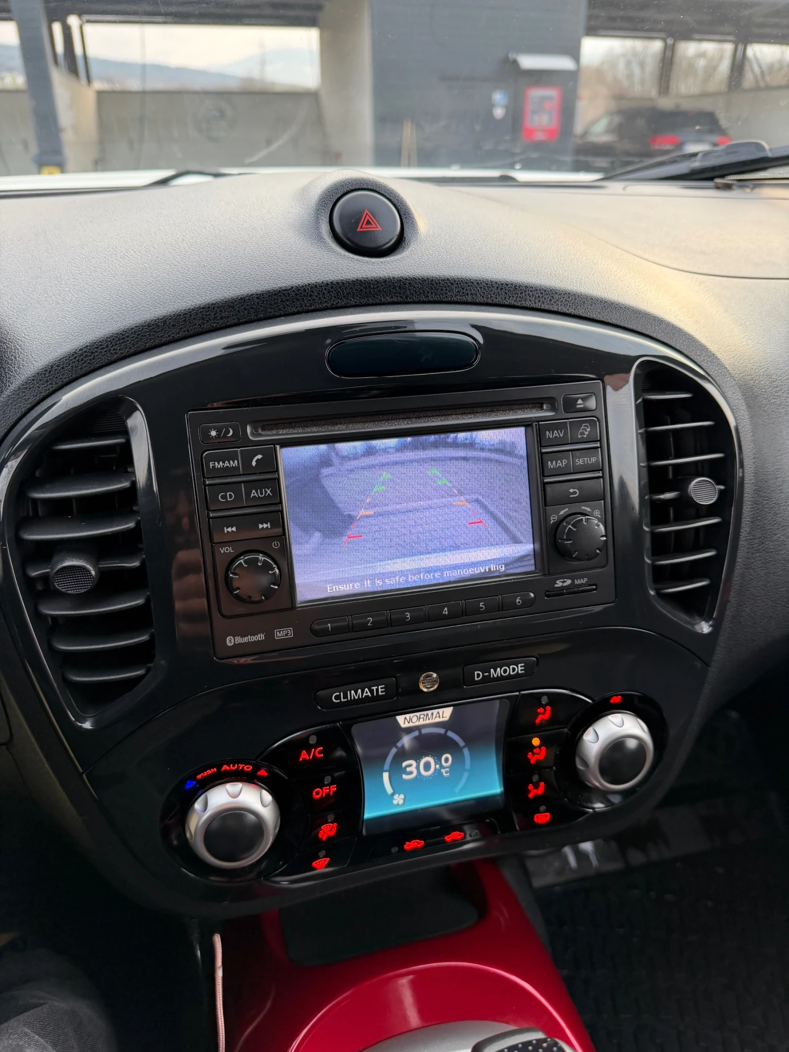 Nissan Juke, снимка 12 - Автомобили и джипове - 54046041