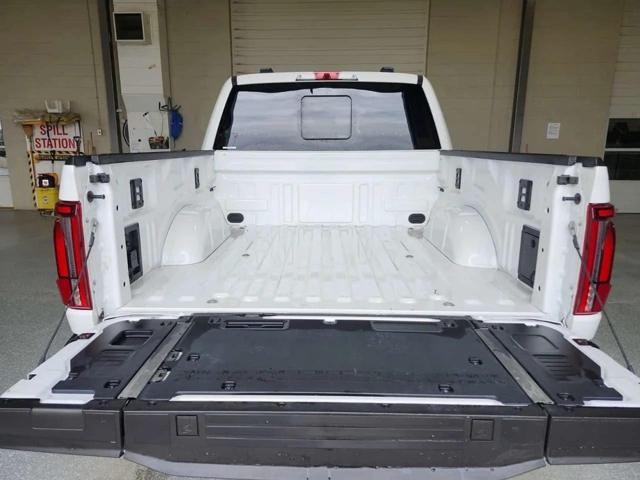 Ford F150 PLATINUM CREW CAB SHORT BED| ПАНО| 2 КЛЮЧА| CARFAX, снимка 4 - Автомобили и джипове - 54567616