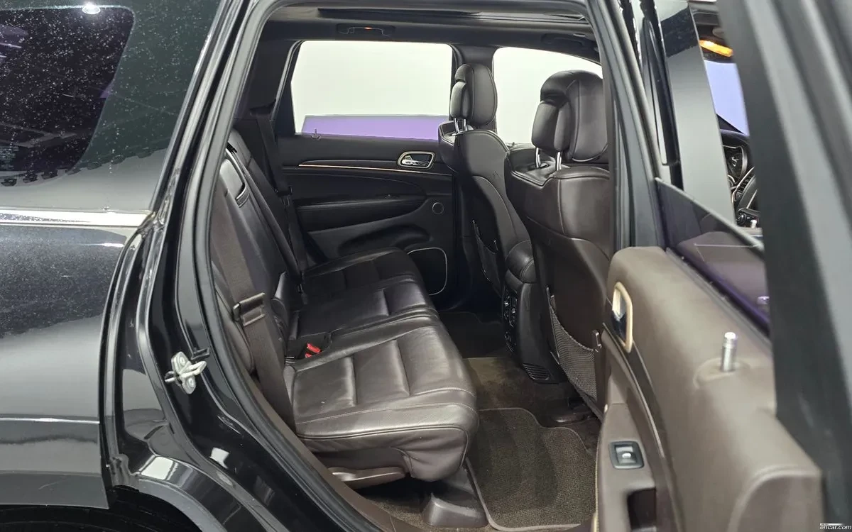 Jeep Grand cherokee 3.0 Diesel Summit, снимка 11 - Автомобили и джипове - 54820736