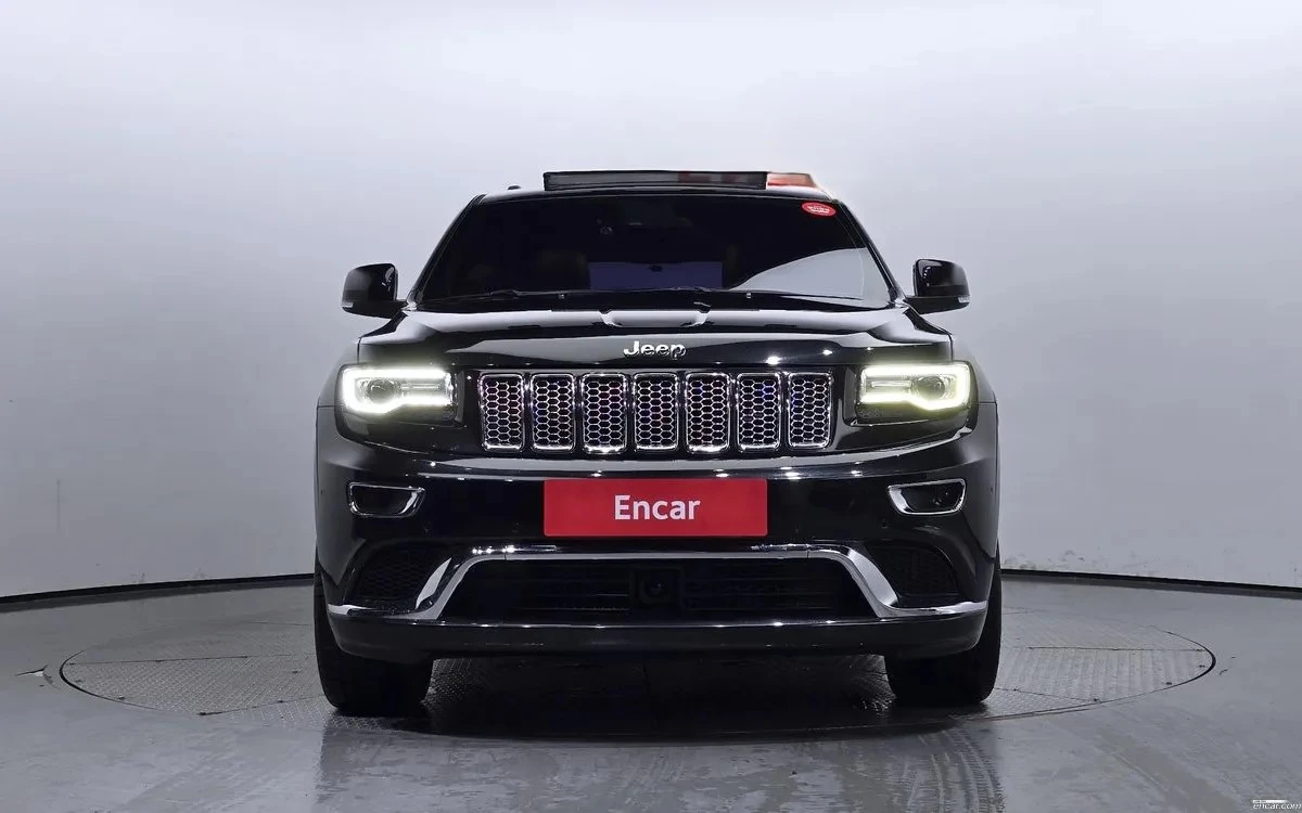 Jeep Grand cherokee 3.0 Diesel Summit, снимка 3 - Автомобили и джипове - 54820736
