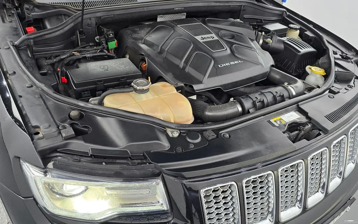 Jeep Grand cherokee 3.0 Diesel Summit, снимка 5 - Автомобили и джипове - 54820736