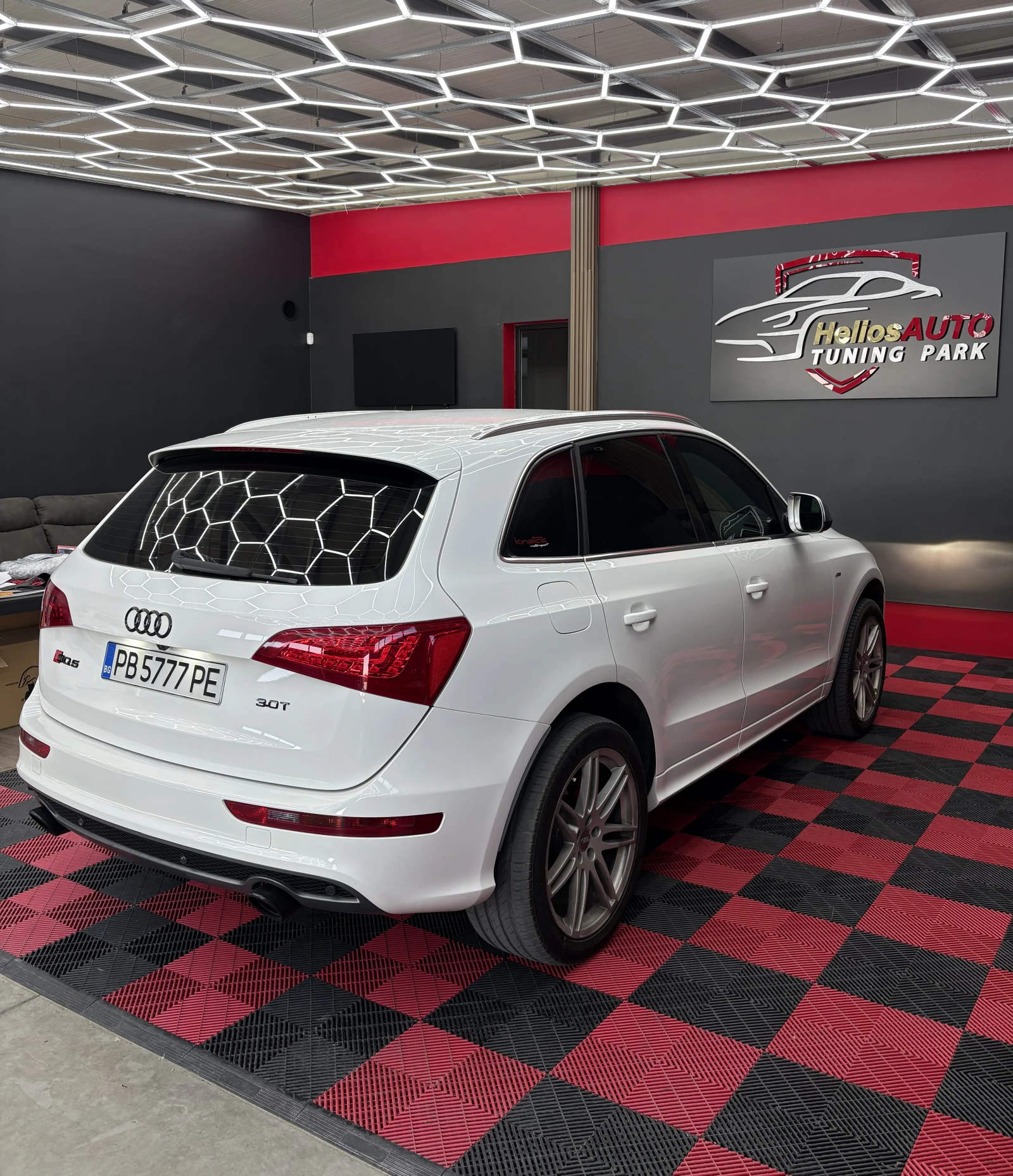 Audi Q5 3.0TDI S/BO/AMBIENT/CARPLAY, снимка 4 - Автомобили и джипове - 55695032
