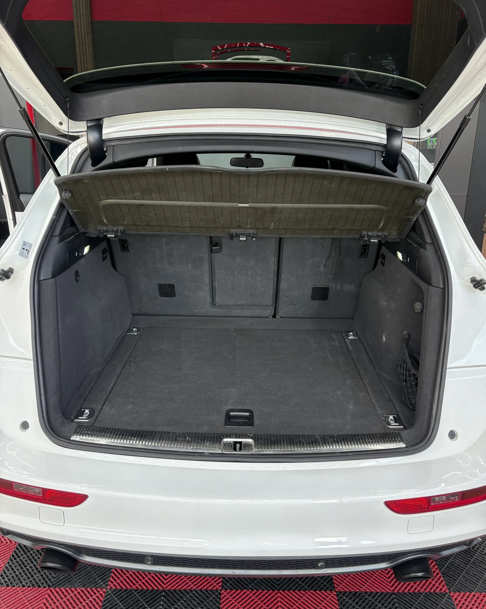 Audi Q5 3.0TDI S/BO/AMBIENT/CARPLAY, снимка 14 - Автомобили и джипове - 55695032