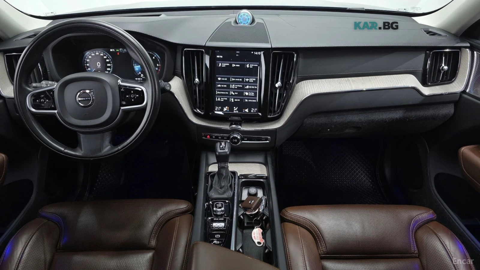 Volvo XC60 D5 INSCRIPTION| B&W| DISTRONIC| ПОДГРЕВ, снимка 7 - Автомобили и джипове - 56072002