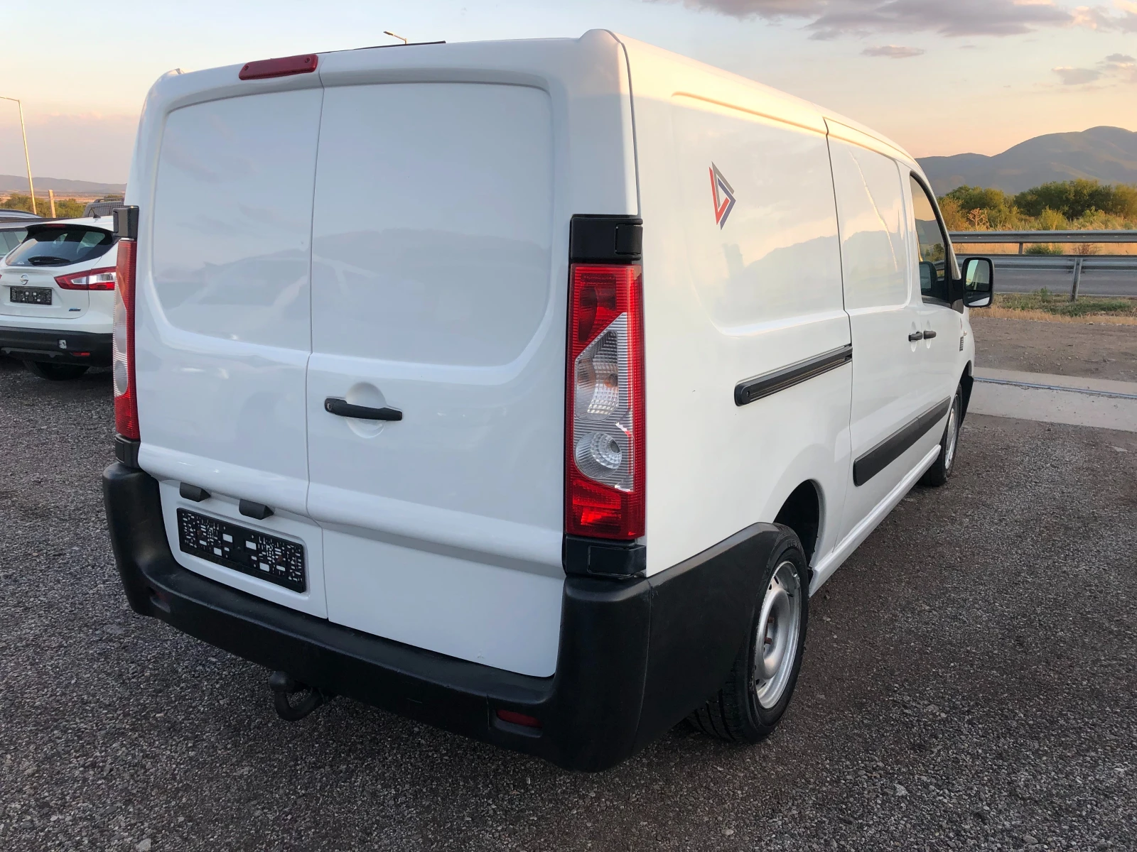 Citroen Jumpy 2.0 HDI - изображение 7