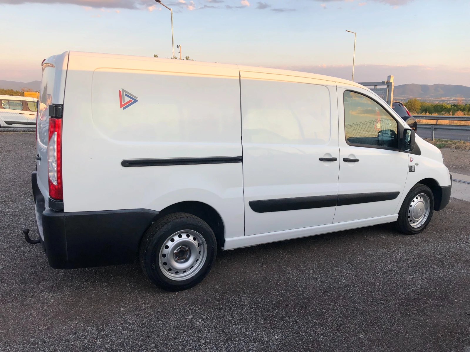 Citroen Jumpy 2.0 HDI - изображение 5