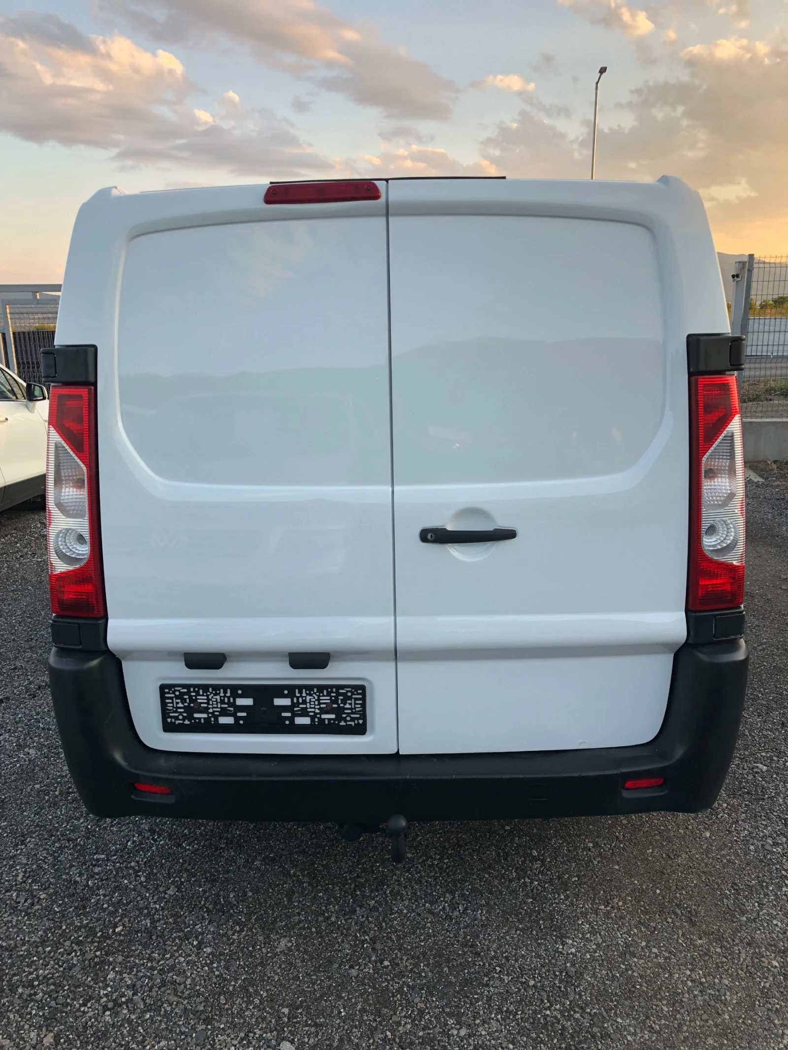 Citroen Jumpy 2.0 HDI - изображение 8