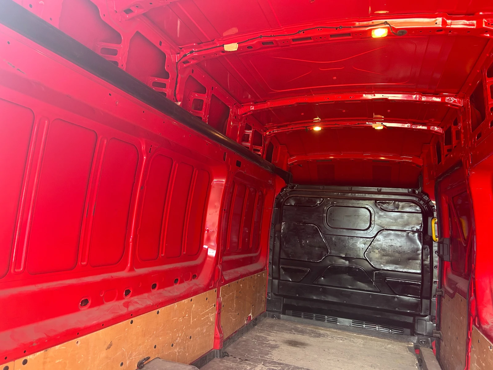 Ford Transit MY2017.50 L3H3 , снимка 15 - Бусове и автобуси - 56255791