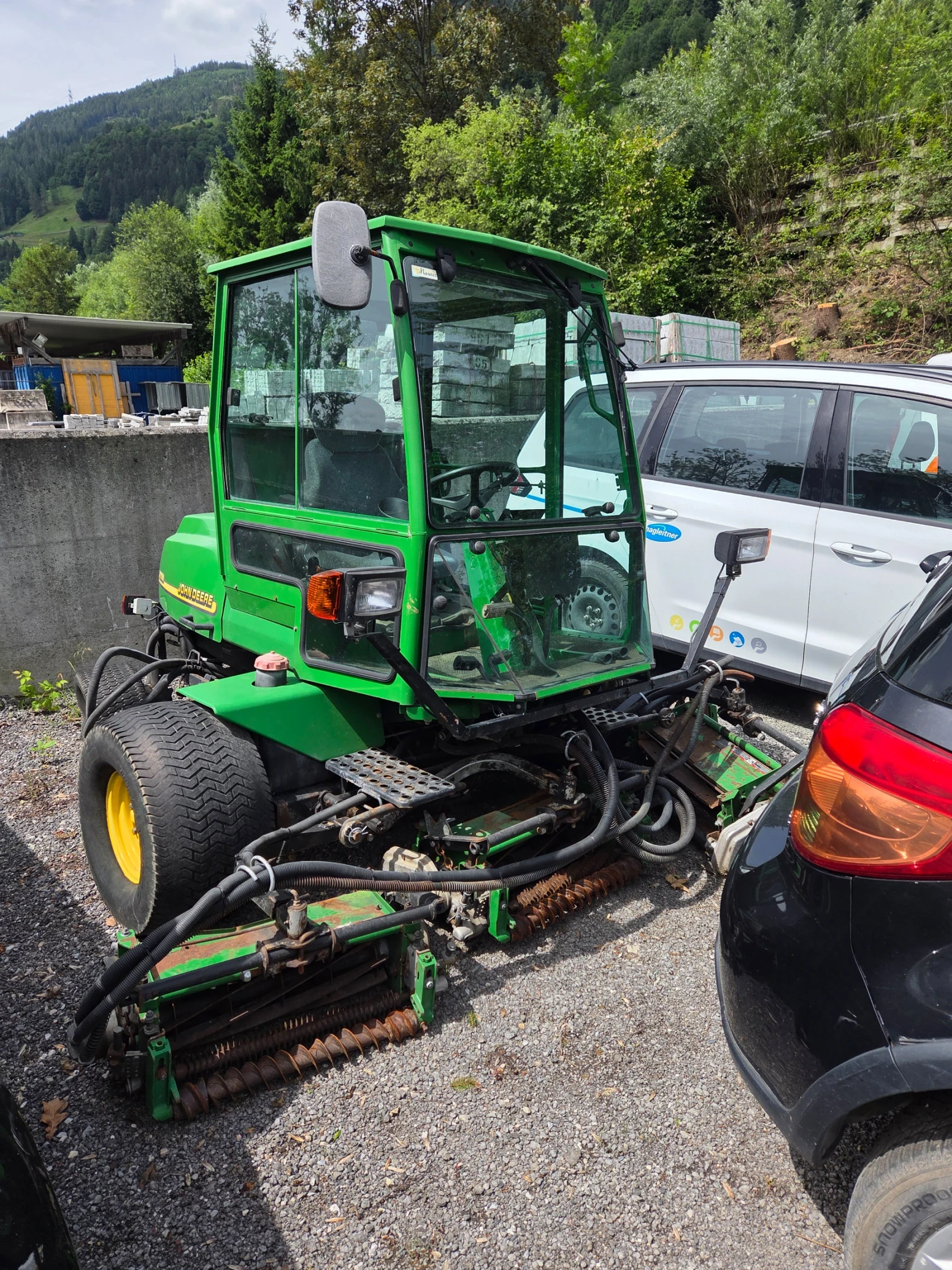 Сенокосачка John Deere 3235B