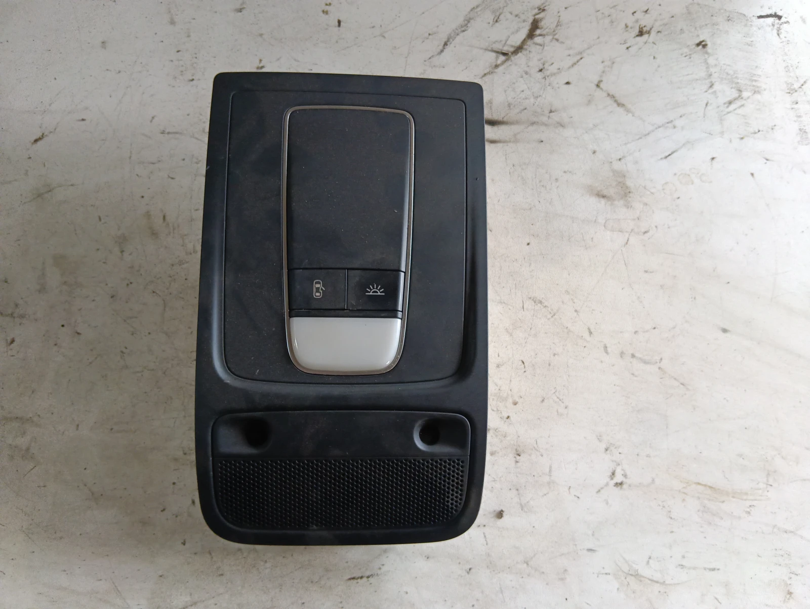 преден плафон 8V0947135A 8V0951177 5Q0951172 ЧЕРЕН Audi A3
