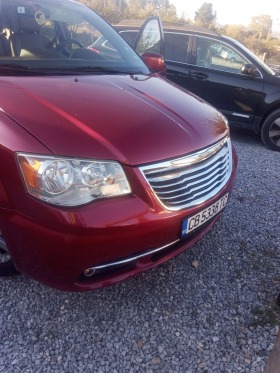 Chrysler Town and Country, снимка 1 - Автомобили и джипове - 45872507