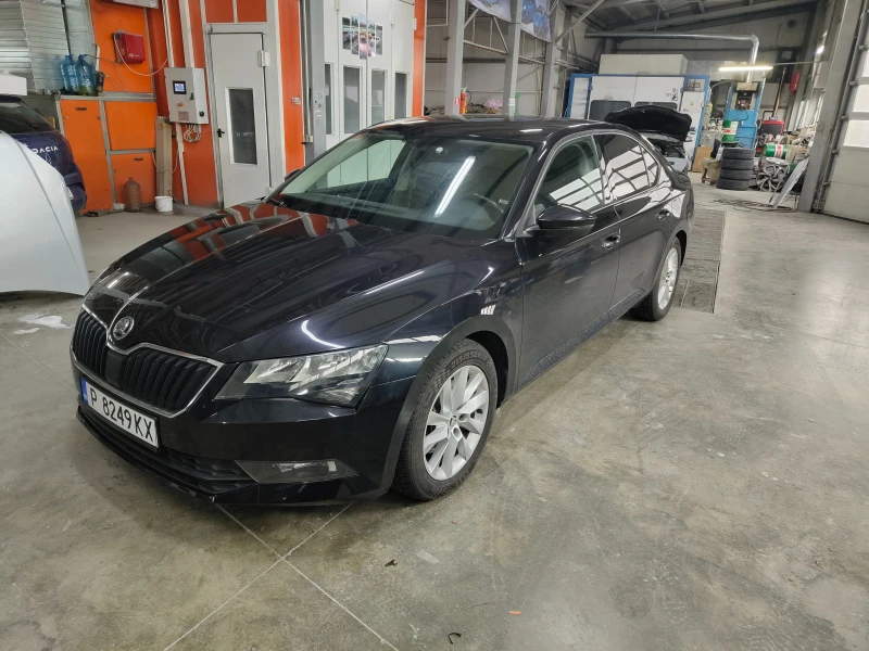 Skoda Superb, снимка 2 - Автомобили и джипове - 48278646