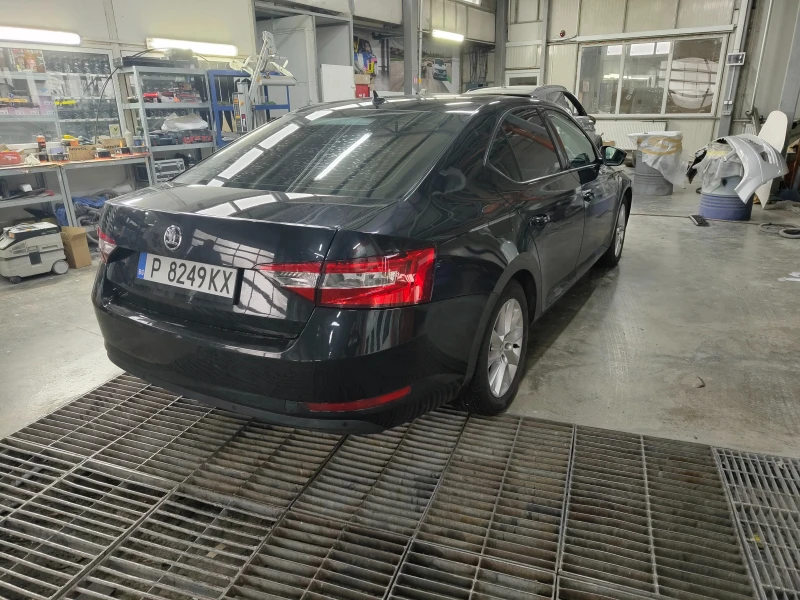 Skoda Superb, снимка 4 - Автомобили и джипове - 48278646