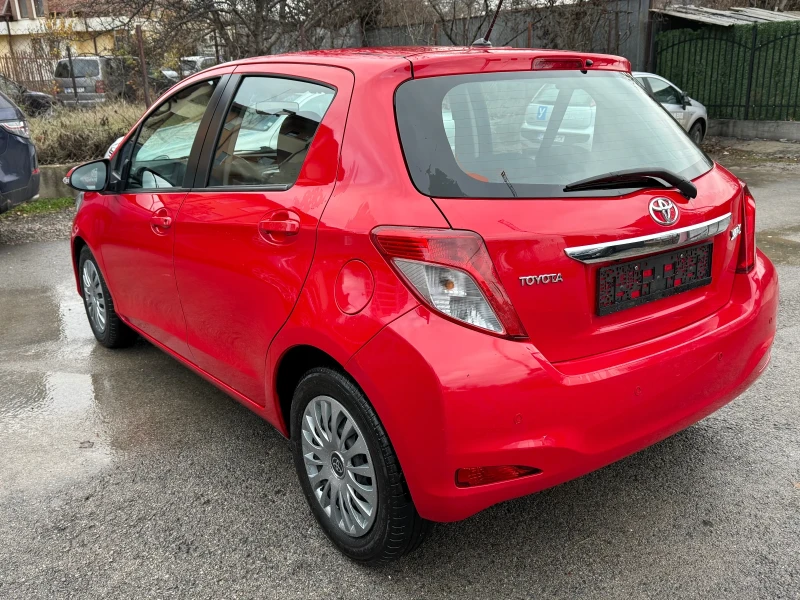 Toyota Yaris 1.4 D-4D (90 кс)07.2013г. Euro 5B Навигация/Камера, снимка 7 - Автомобили и джипове - 48297455