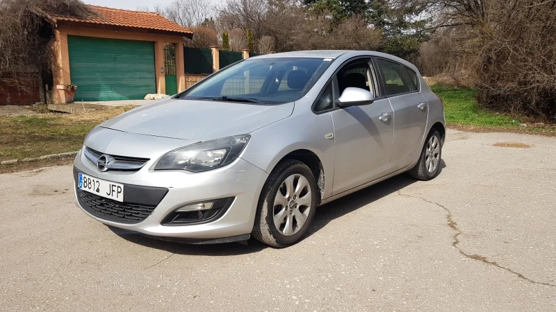 Opel Astra 1.6cdti, снимка 8 - Автомобили и джипове - 49455219