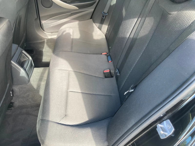 BMW 320   ТОП, снимка 12 - Автомобили и джипове - 51949442