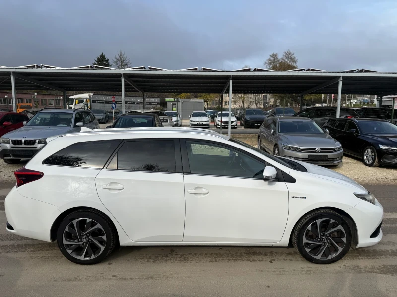 Toyota Auris 1.8 Hybrid - 100к.с., снимка 6 - Автомобили и джипове - 52441525