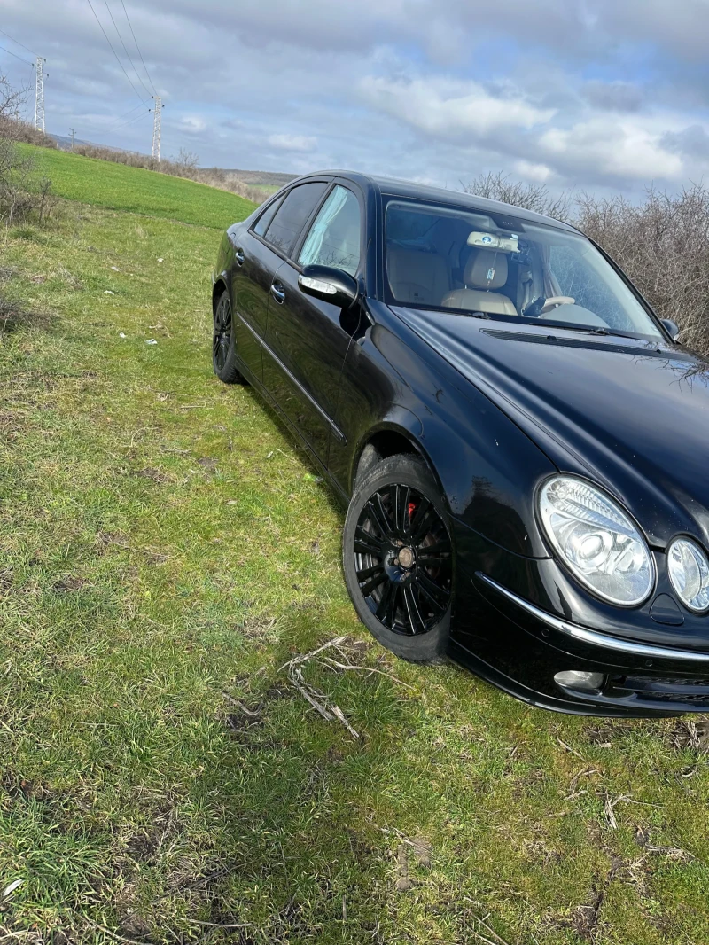 Mercedes-Benz E 320, снимка 3 - Автомобили и джипове - 53443587