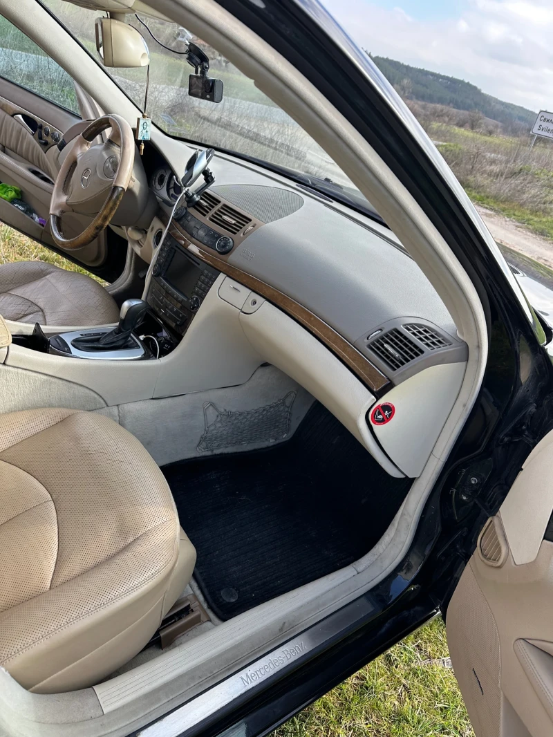 Mercedes-Benz E 320, снимка 9 - Автомобили и джипове - 53443587