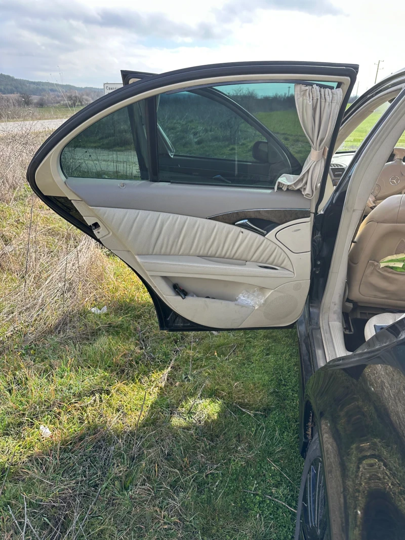Mercedes-Benz E 320, снимка 5 - Автомобили и джипове - 53443587