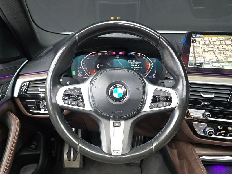 BMW 523 523d M Sport| 190к.с., снимка 12 - Автомобили и джипове - 55804011