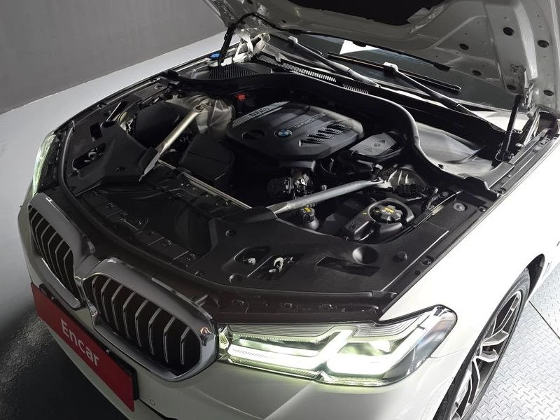 BMW 523 523d M Sport| 190к.с., снимка 6 - Автомобили и джипове - 55804011