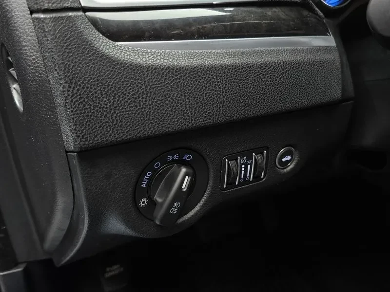 Chrysler 300c 3.6 - САМО 30% АВАНС, снимка 16 - Автомобили и джипове - 55991305