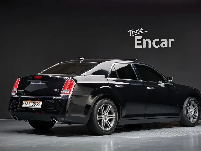 Chrysler 300c 3.6 - САМО 30% АВАНС, снимка 2 - Автомобили и джипове - 55991305