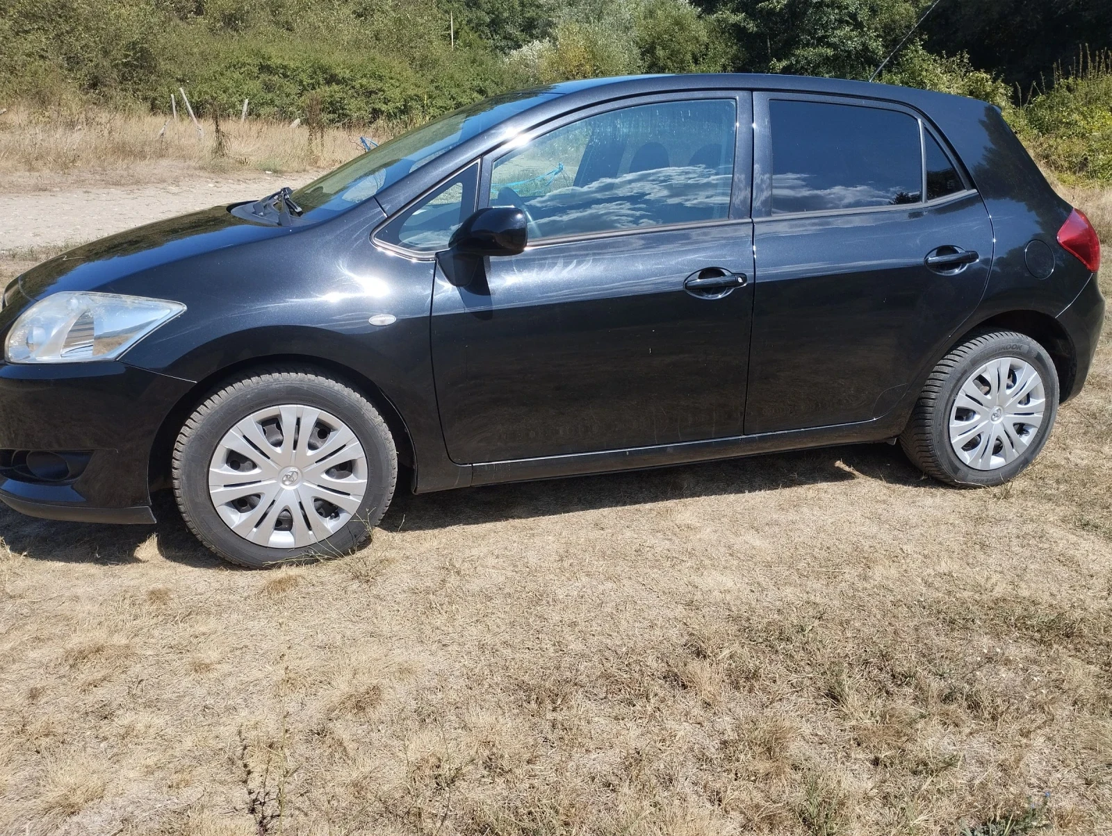 Toyota Auris 1.4 - изображение 4