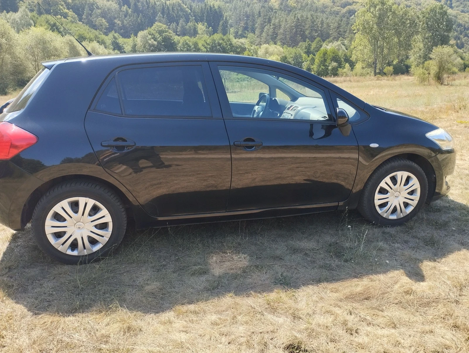 Toyota Auris 1.4 - изображение 3