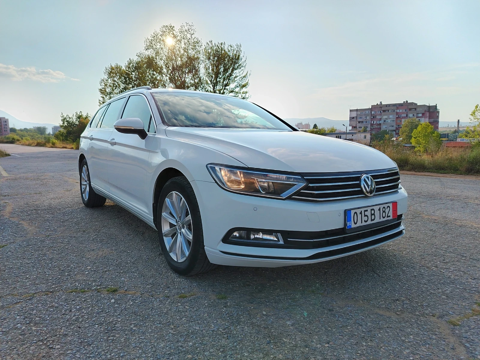 VW Passat 1.6 TDI BLUEMOTION  - изображение 2