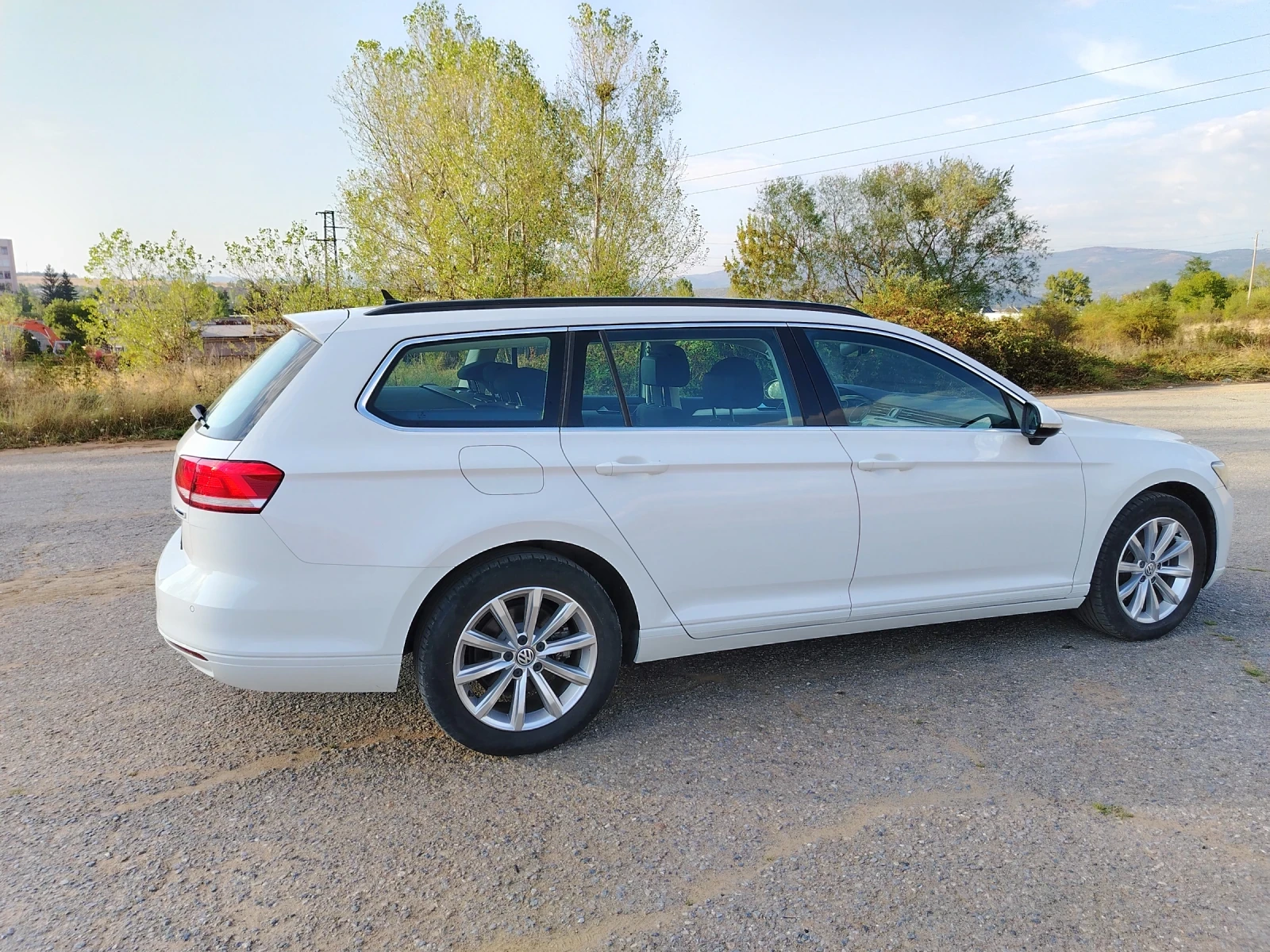 VW Passat 1.6 TDI BLUEMOTION  - изображение 9