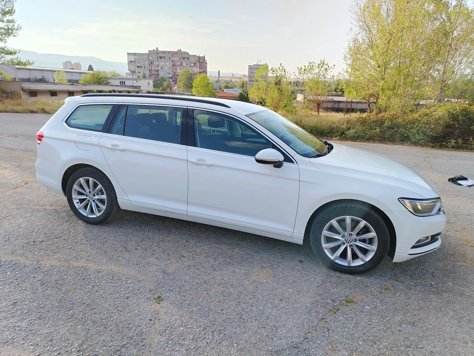 VW Passat 1.6 TDI BLUEMOTION  - изображение 3