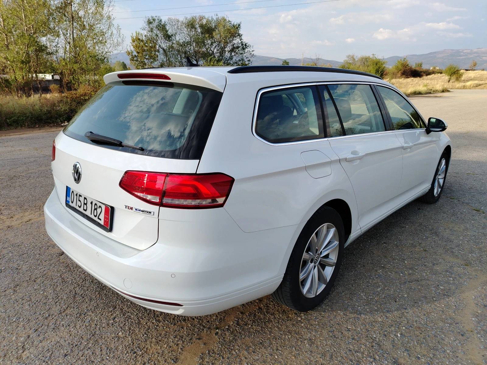 VW Passat 1.6 TDI BLUEMOTION  - изображение 4