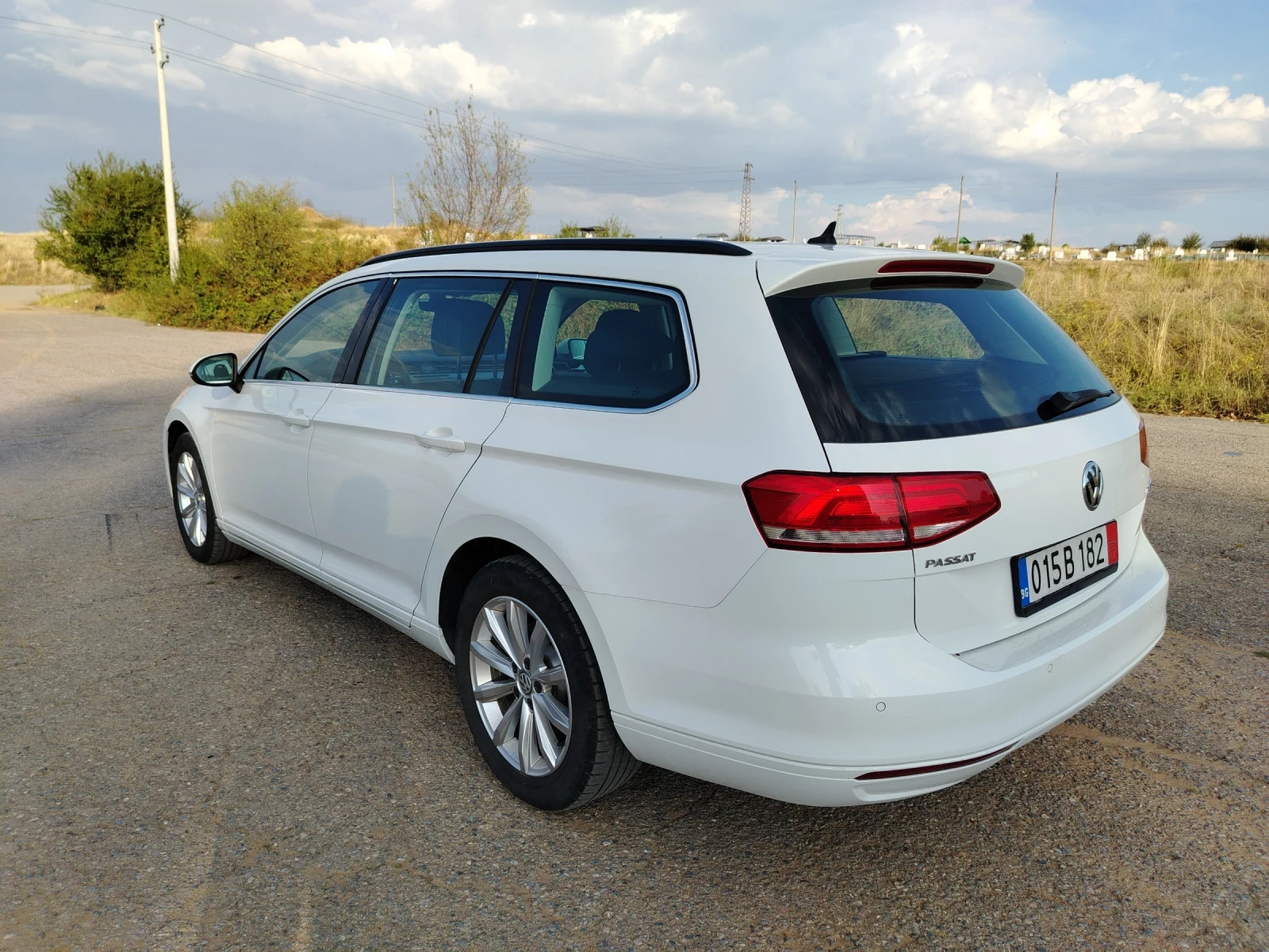 VW Passat 1.6 TDI BLUEMOTION  - изображение 5