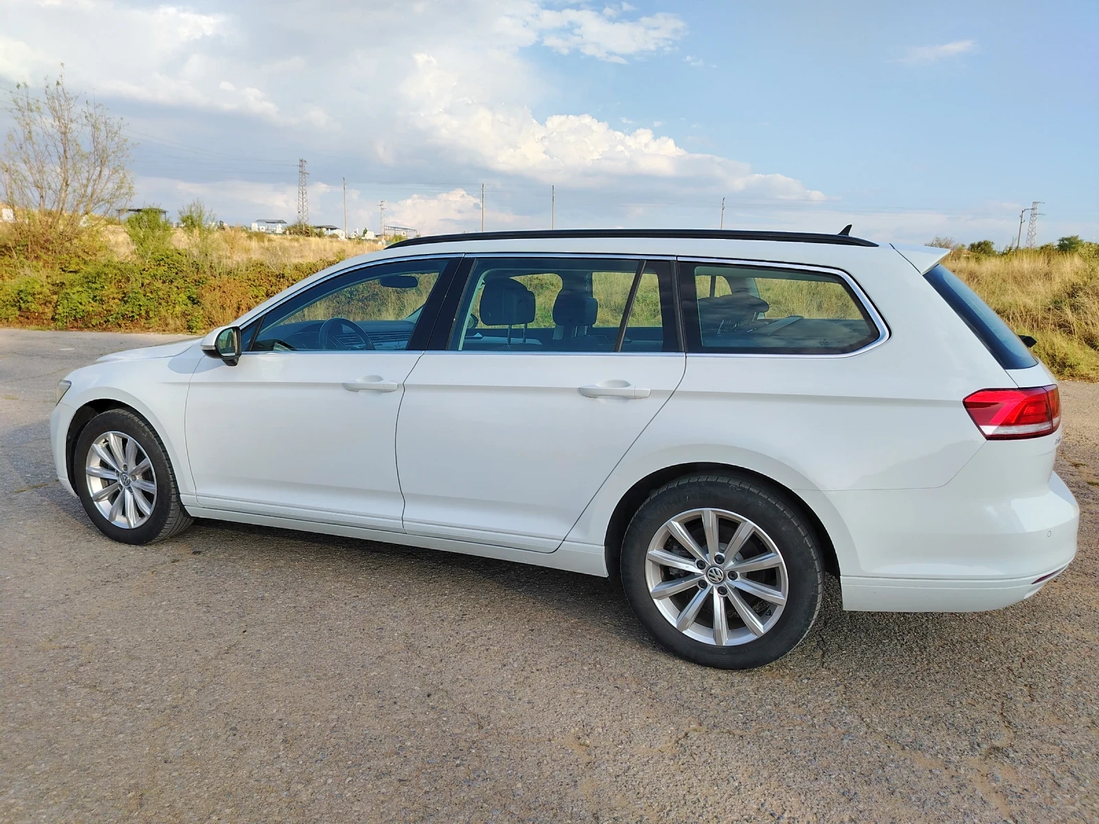 VW Passat 1.6 TDI BLUEMOTION  - изображение 7