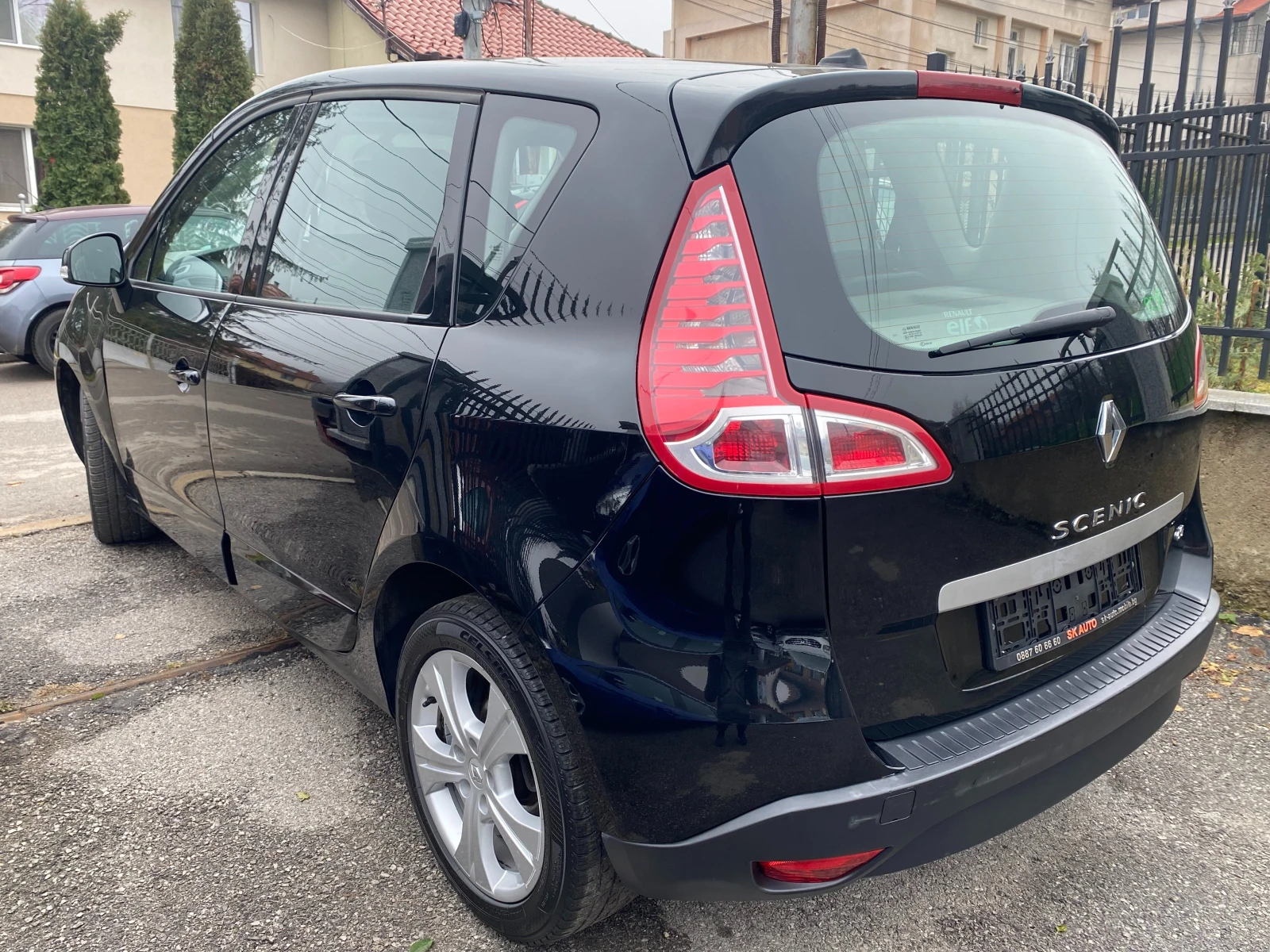 Renault Scenic 1.5DCi-110k.s-NAVI-КОЖА-EURO5A-6-скорости-2011г - изображение 4