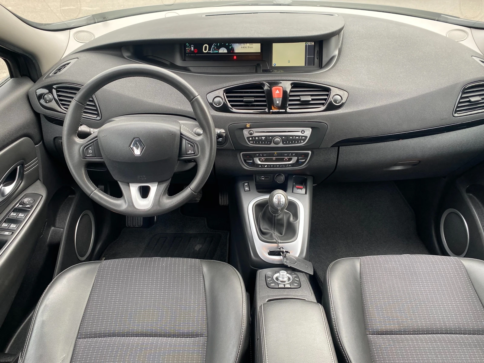 Renault Scenic 1.5DCi-110k.s-NAVI-КОЖА-EURO5A-6-скорости-2011г - изображение 10