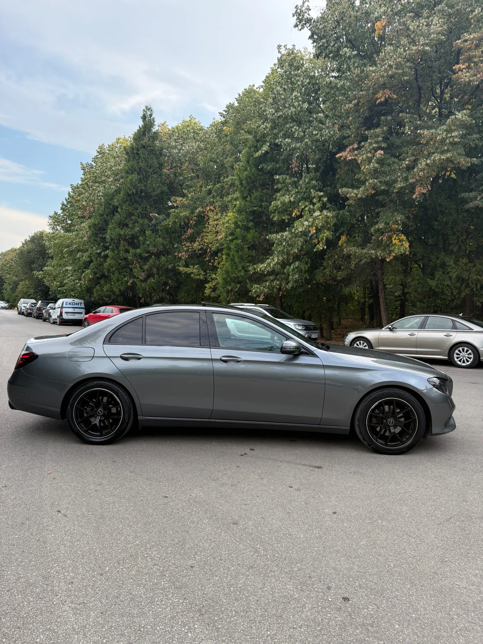 Mercedes-Benz E 220 9G-Tronic/MULTIBEAM/DIGITAL/Шибедах, снимка 4 - Автомобили и джипове - 56048140