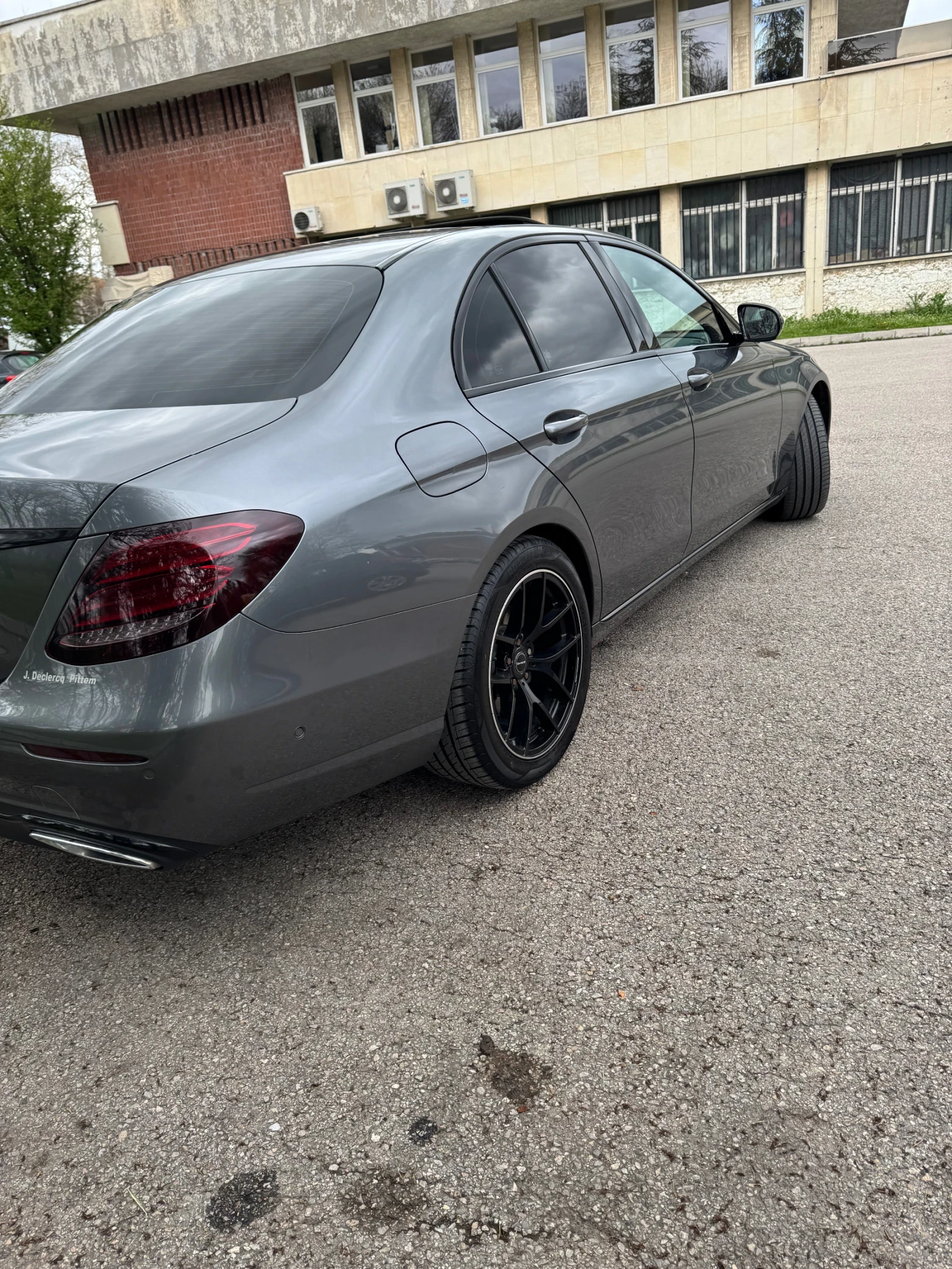 Mercedes-Benz E 220  - изображение 5