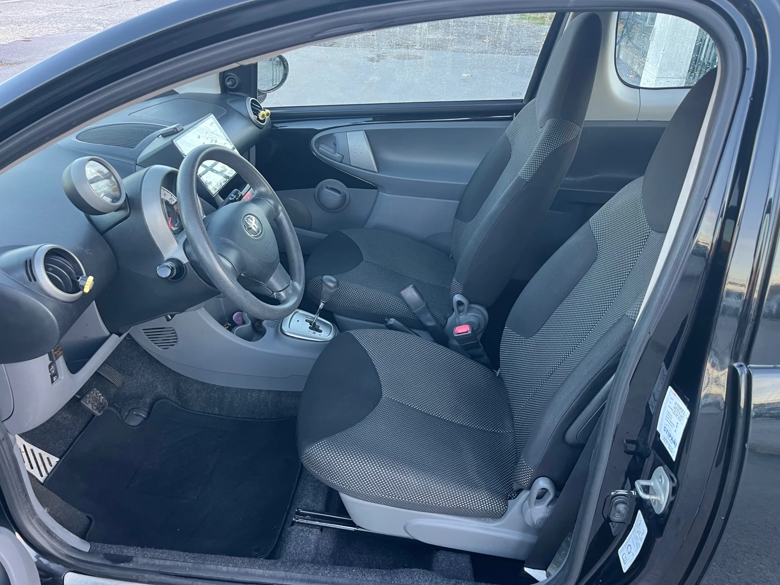 Toyota Aygo 1.0 GPL NAVI - изображение 9