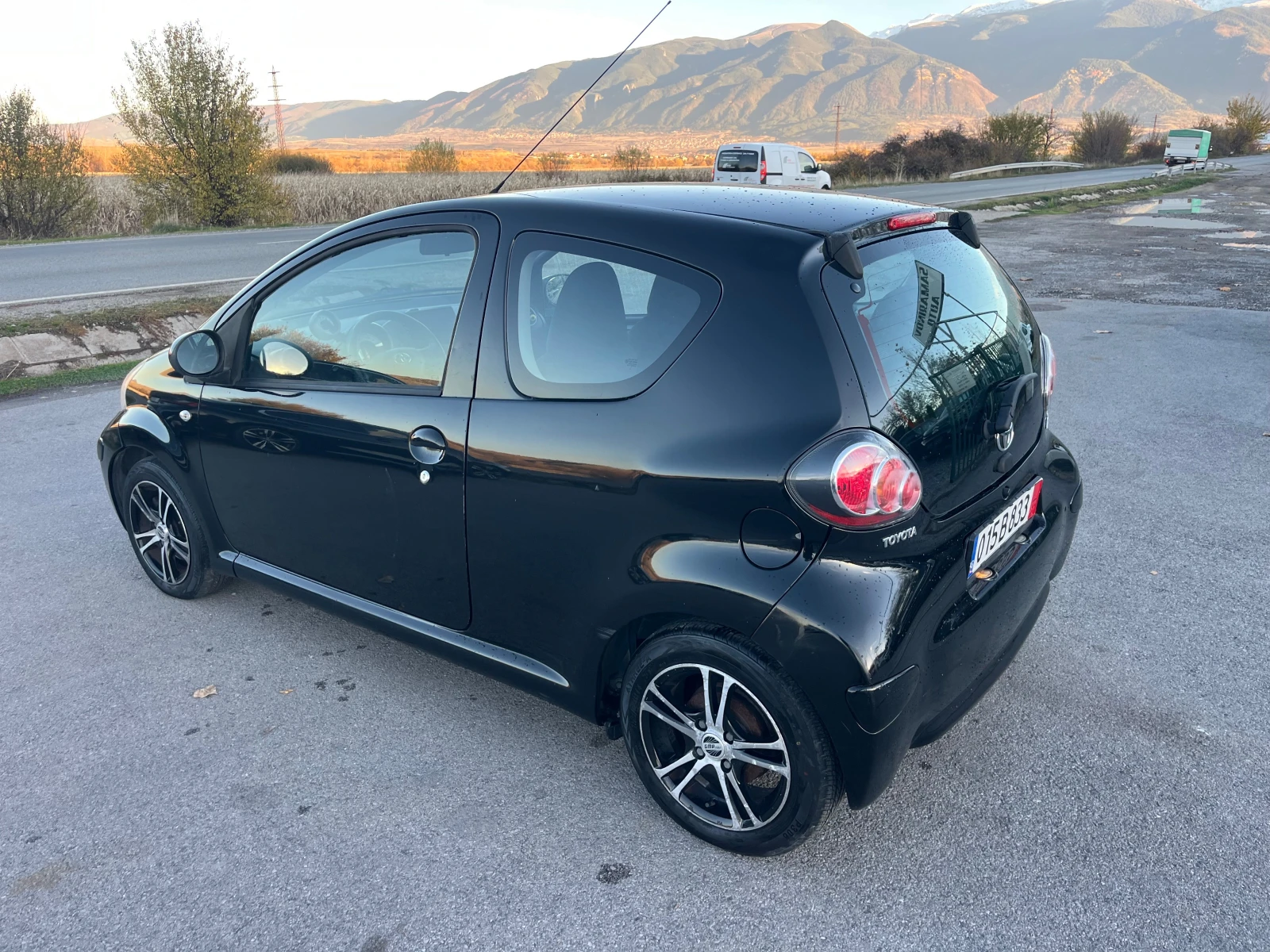 Toyota Aygo 1.0 GPL NAVI - изображение 6