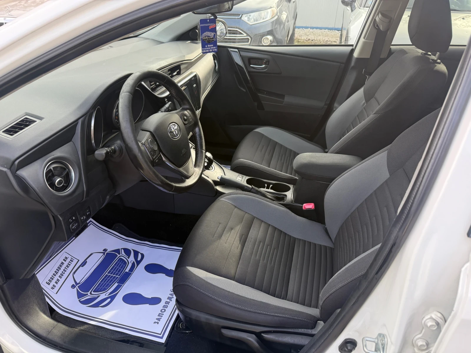 Toyota Auris 1.8 Hybrid - 100к.с. - изображение 9