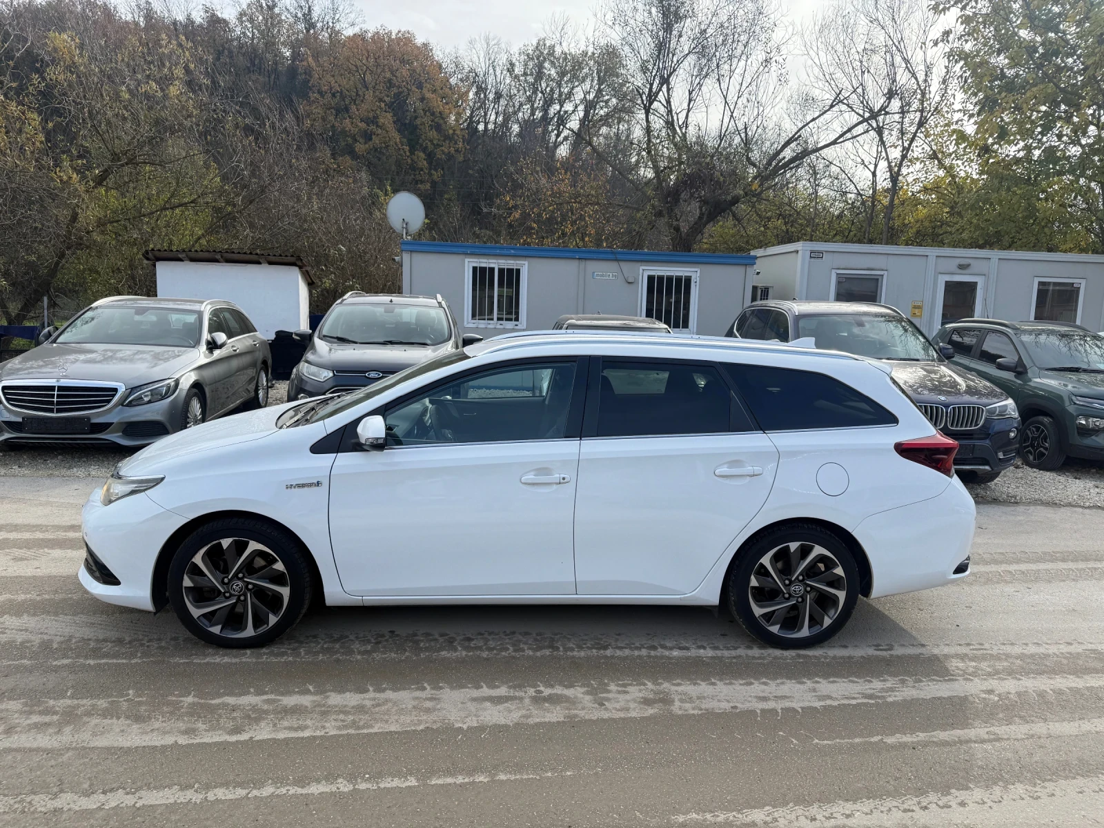 Toyota Auris 1.8 Hybrid - 100к.с. - изображение 7