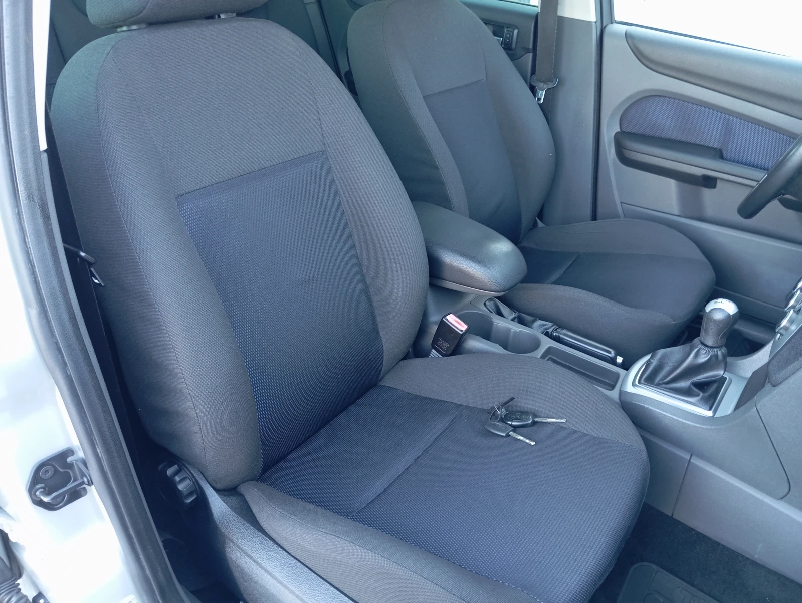 Ford Focus 1.6 d ЛИЗИНГ , снимка 9 - Автомобили и джипове - 54138911