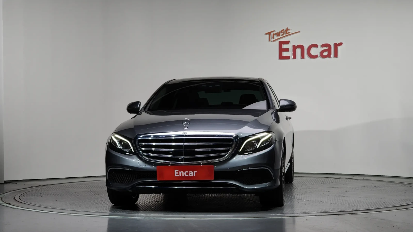 Mercedes-Benz E 400 HEAD-UP* ОБДУХ* DIGITAL* БУРМАСТЕР* КРАЙНА ЦЕНА* А, снимка 2 - Автомобили и джипове - 54442337