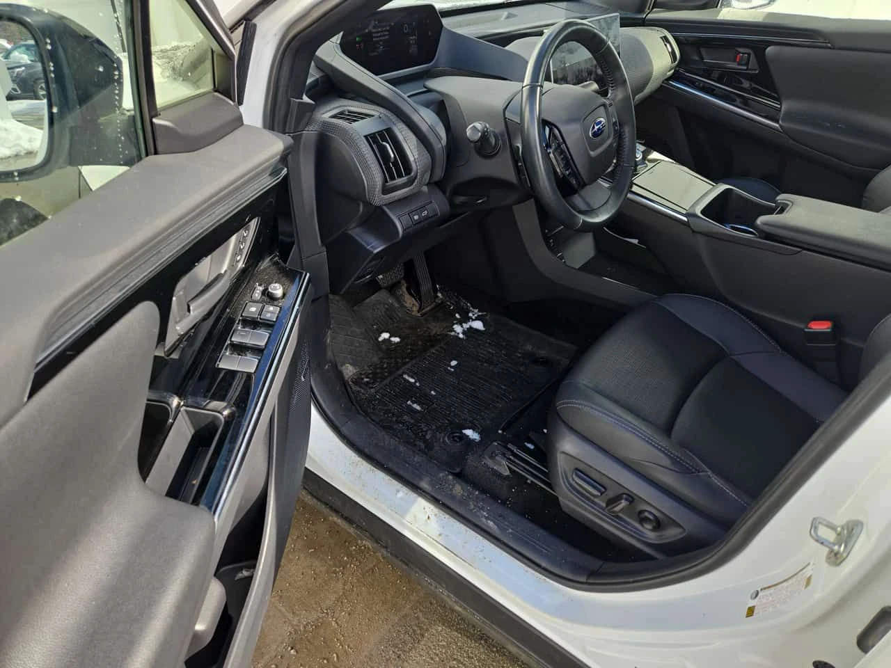 Subaru Solterra * AWD * АВТОКРЕДИТ БЕЗ ПЪРВОНАЧАЛНА ВНОСКА* , снимка 5 - Автомобили и джипове - 54734047