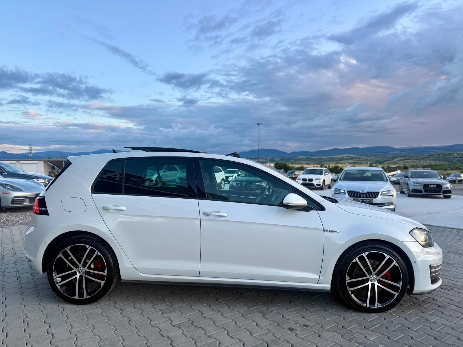 VW Golf 2.0GTD 184 ks Full!!! Собствен лизинг !!!, снимка 4 - Автомобили и джипове - 54801098