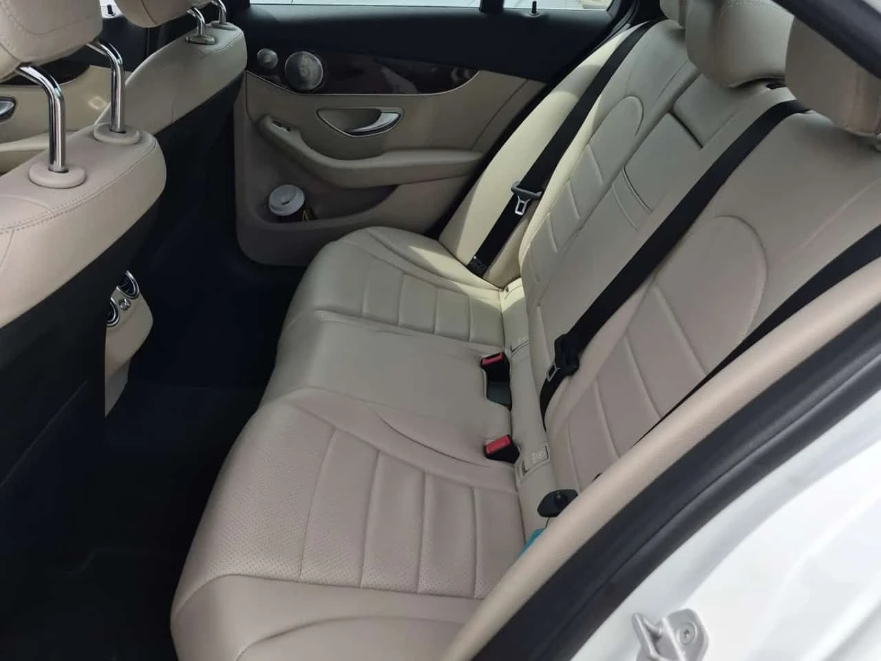 Mercedes-Benz C 300 AMG Line * Burmester * LED * Без инцидент * CARFAX, снимка 9 - Автомобили и джипове - 54878331